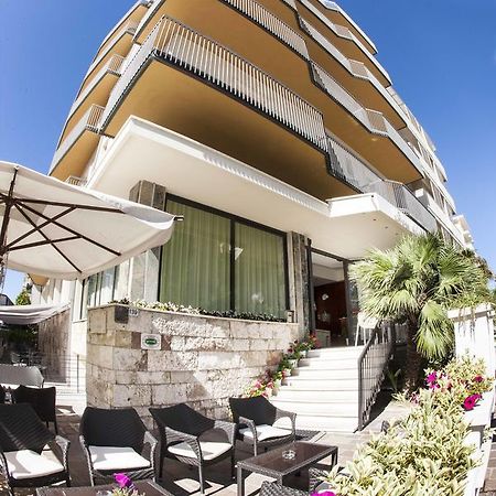 Hotel Brig Каттолика Экстерьер фото